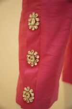 Two-piece set with pants and a blouse made of silk taffeta - Image 3