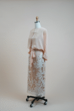 Dress made of contemporary French lace - Image 2