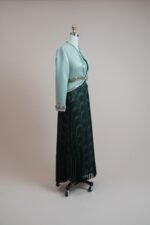 Two-piece set with a jacket made of Korean satin - Image 2