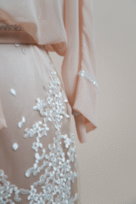 Dress made of contemporary French lace - Image 3