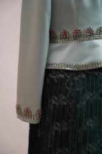 Two-piece set with a jacket made of Korean satin - Image 3